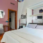 Porta Nuova Moscova: Cozy Apartment Near Duomo!